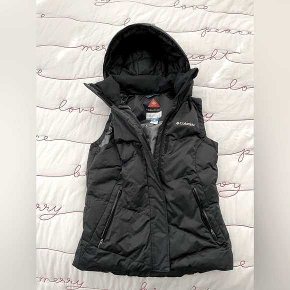 Columbia Jackets & Blazers - Columbia vest with removable hoodie